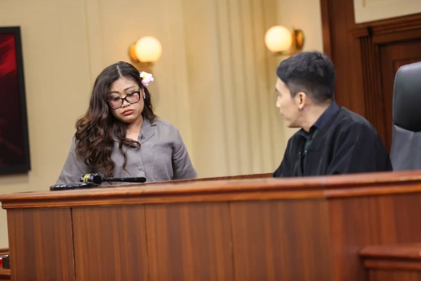 Boiyen dan Desta dalam sebuah acara TV